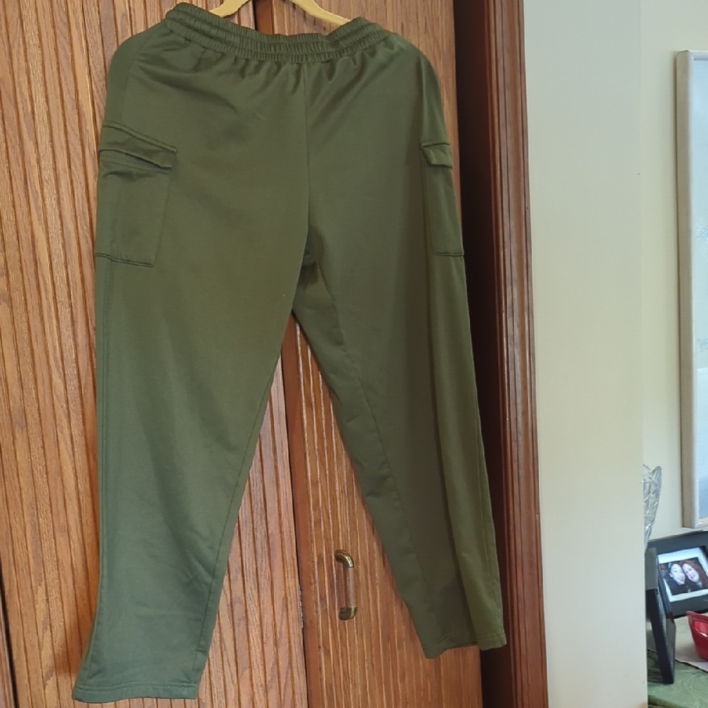 Cargo Pants. Joggers. Casual Green Cargo Pants w Elastic Waist. Petite Small.